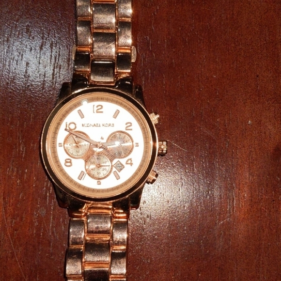 Michael Kors Watch - Picture 2 of 5